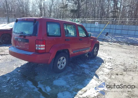 2010 Jeep Liberty Sport z USA, uszkodzony, nr VIN 1J4PN2GK3AW135856